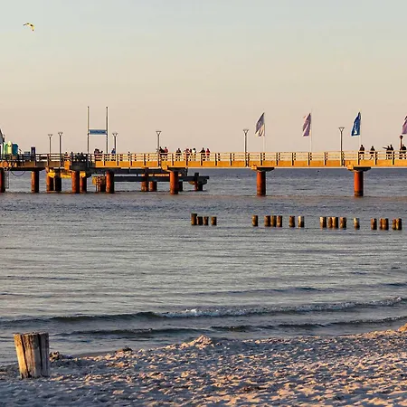 Windfluechter An Der Seebruecke Zingst Exterior photo